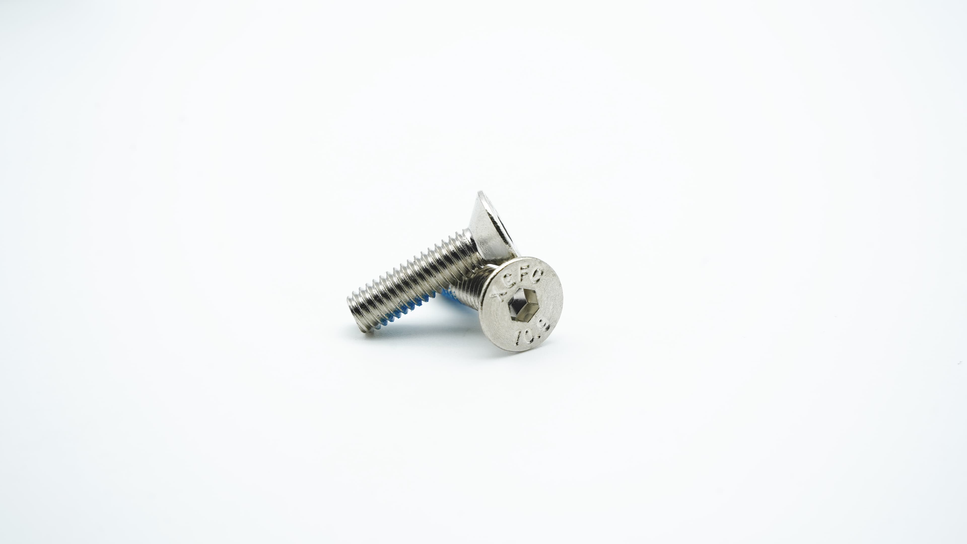 Nickel-plated And Adhesive Hex Socket Countersunk Head Cap Screws thumbnail 2