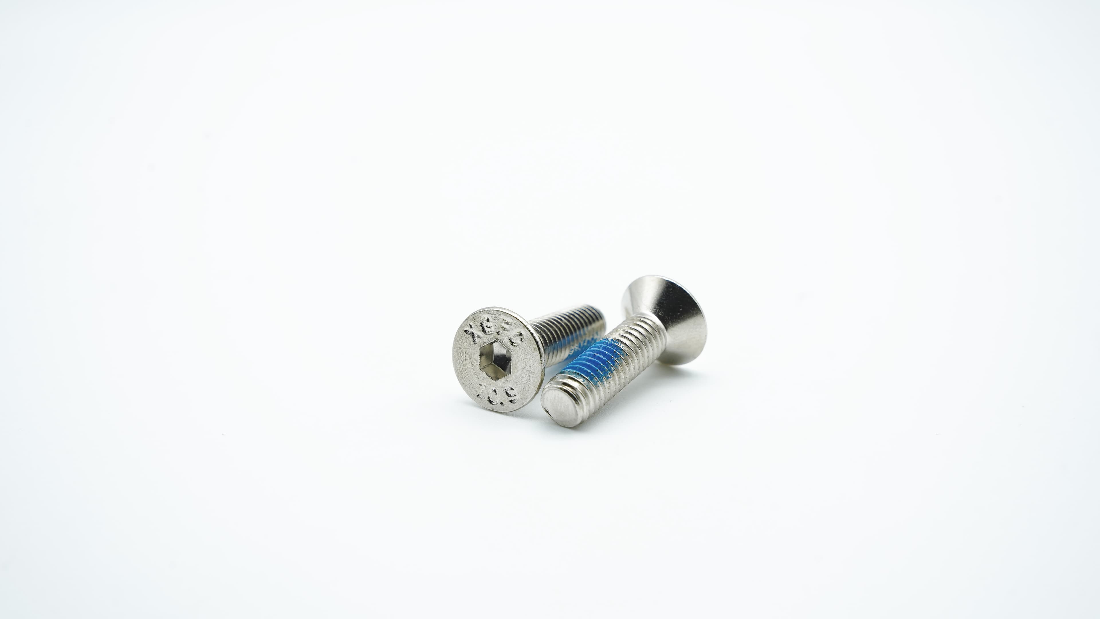 Nickel-plated And Adhesive Hex Socket Countersunk Head Cap Screws thumbnail 3